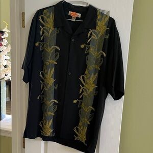 Tommy Bahama Black and Gold Casual Button Down Shirt